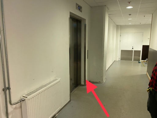 Hissi käytävän päässä