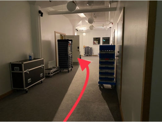 Käytävä juhlatilaan